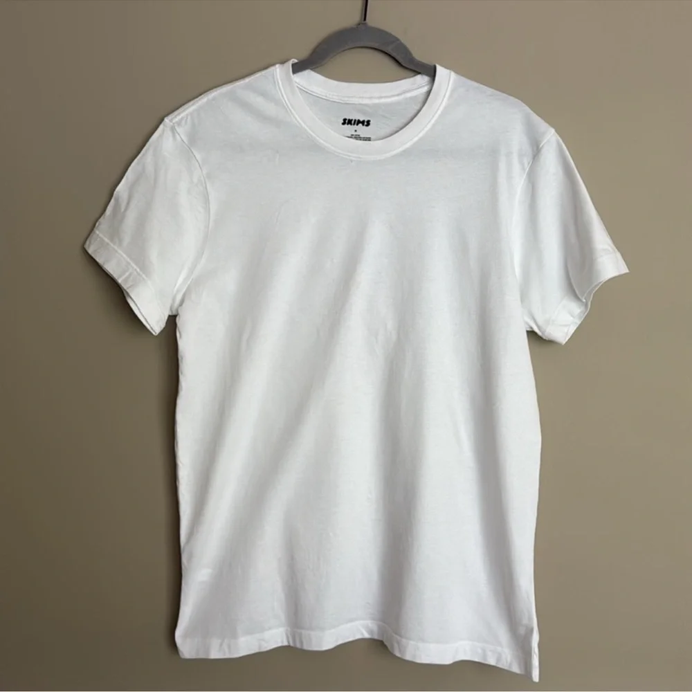 NWT- SKIMS B2 cotton MENS CLASSIC T-SHIRT, chalk, L - Picture 3 of 4